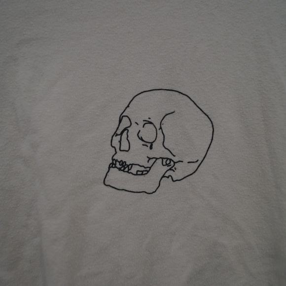 Brandy Melville skull t-shirt - Picture 3 of 4